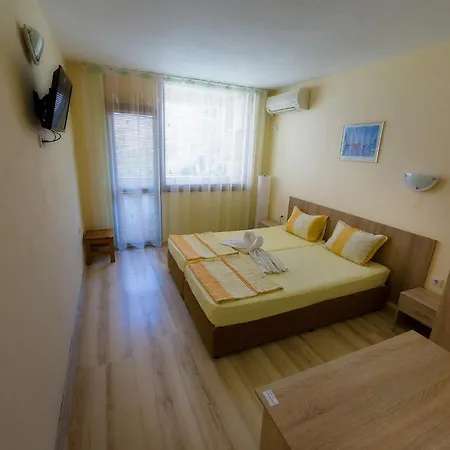 Primorski Briz Konukevi 2*